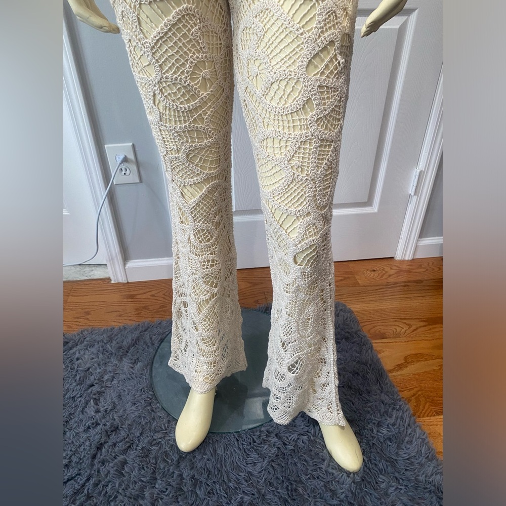 Elegant Crochet Lace Pants/Size medium - Picture 6 of 9